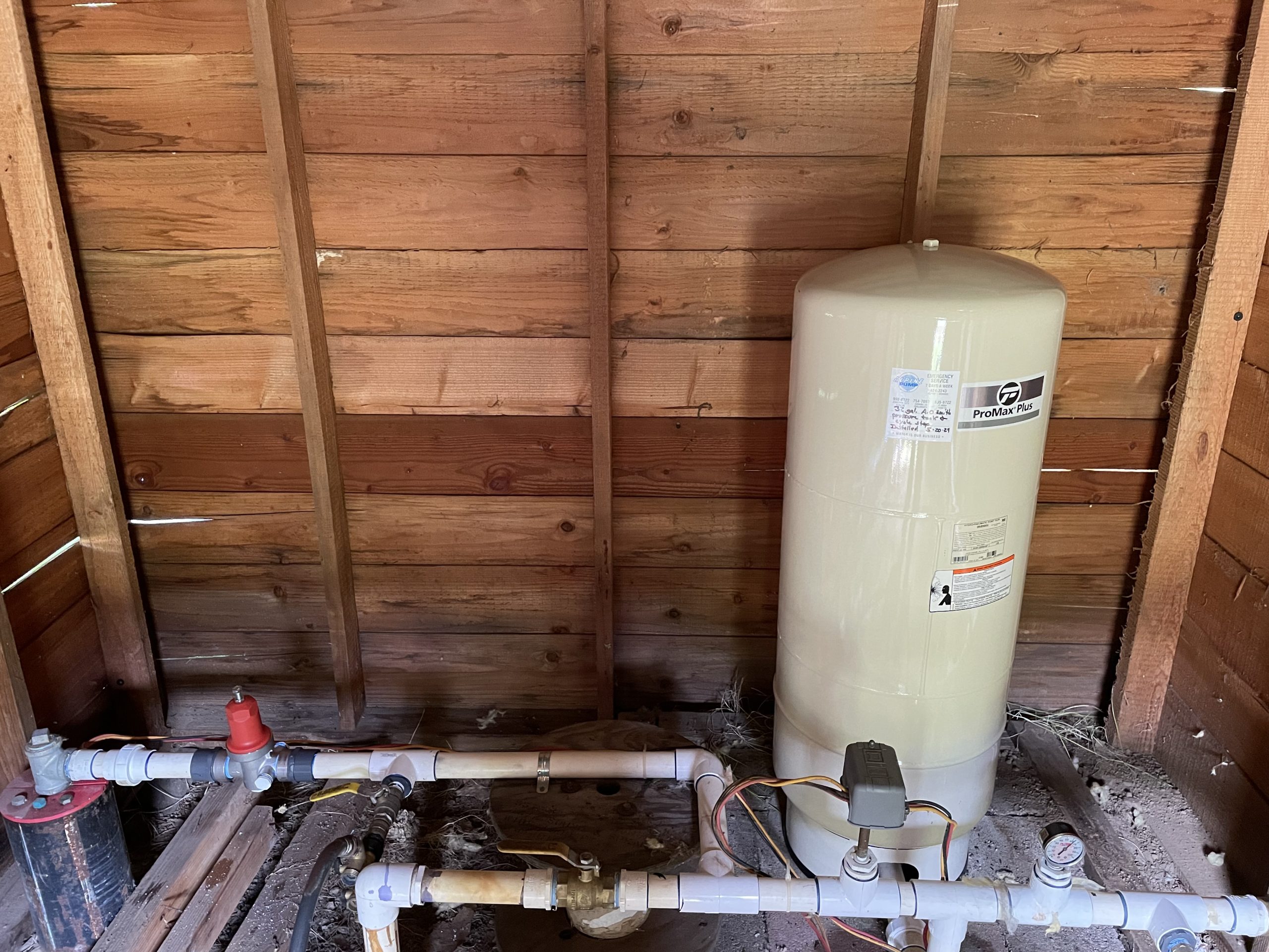 Corvallis Oregon solar powered water well system